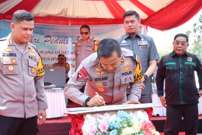 
					Kapolres Gowa Dampingi Kapolda Sulawesi Selatan Dalam Peresmian Bantuan Fasilitas Umum