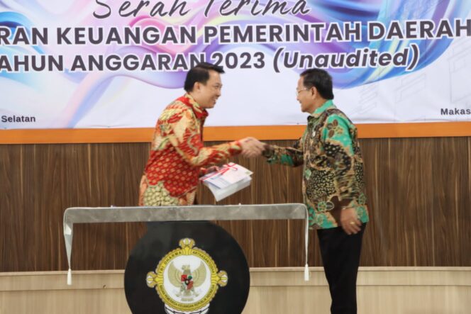 
 Wabup Pinrang Serahkan LKPD Tahun Anggaran 2023 di Gedung BPK RI Provinsi Sulawasi Selatan