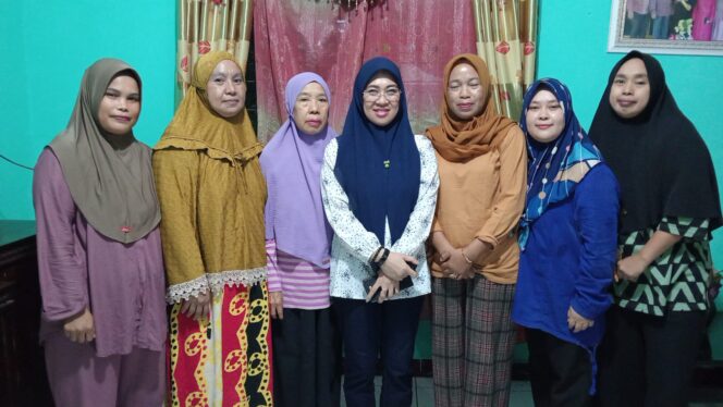 
 Emak-Emak Desa Tamannyeleng Katakan “Nicoba Tong Seng Bupati Bainea,”