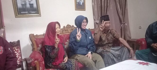 
 Sowan Ke Kyai Abdul Hamid Sarro, Husniah Talenrang Diminta Jaga Amanah Jika Terpilih di Pilkada Gowa