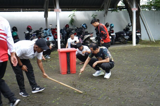 
					Dukung Penuh Gowa Annangkasi, Sekretariat DPRD Gowa Lakukan Kerja Bakti Tiap Pekan