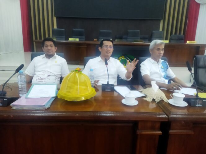 
					Pansus LKPJ DPRD Gowa Beri Waktu 12 Hari Lengkapi Administrasi Perizinan
