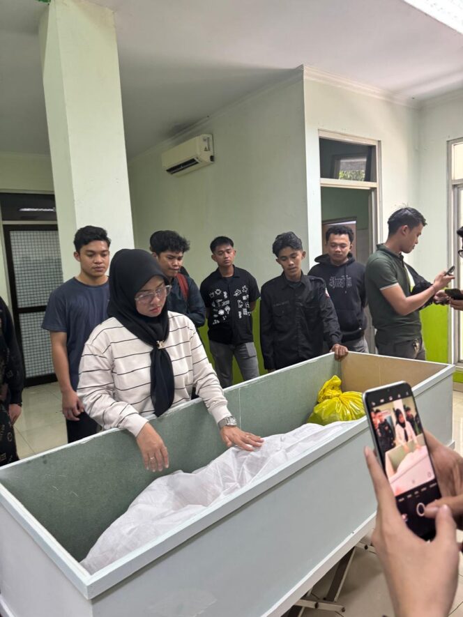 
					Warga Gowa Meninggal Di Jakarta, Bupati Gowa Datangi RSCM dan Pastikan Kepulangannya.