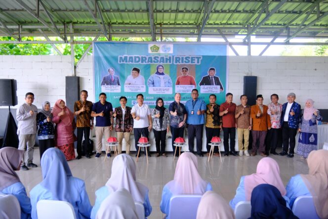 
					Tuan Rumah Madrasah Riset SEAAM 2025, Bupati Gowa Sebut Program Kenalkan Siswa Pendidikan Riset Tingkat Global