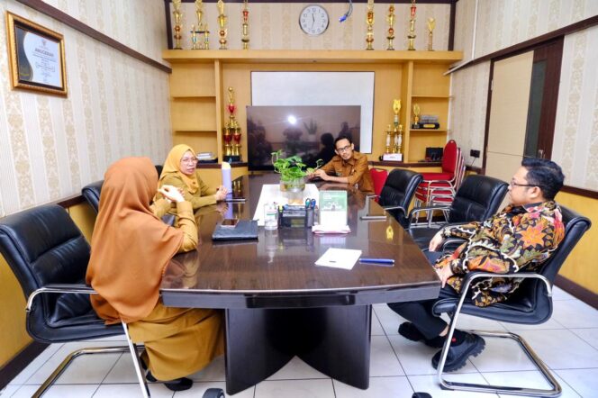 
					Wabup Gowa Temui Kadis PUPR Sulsel, Bahas Perbaikan Jalan Rusak ke Malino