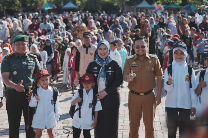 
					Wujudkan Program Prioritas, Hati Damai Mulai Salurkan Seragam Sekolah Gratis Bagi Siswa SD dan SMP
