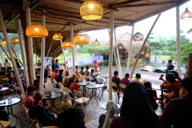 
					Buka Art Culture Festival Paddekko dan Barutu di Bulutana, Bupati Husniah Minta Terus Dipertahankan
