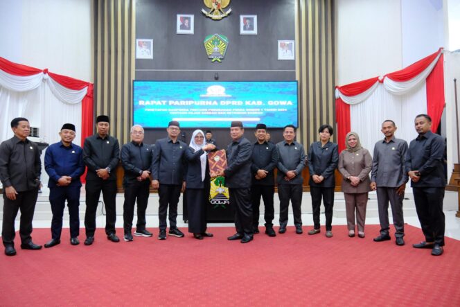 
					DPRD Gowa Sahkan Perubahan Perda Pajak dan Retribusi Daerah, Bupati Gowa Harap Tingkatkan PAD