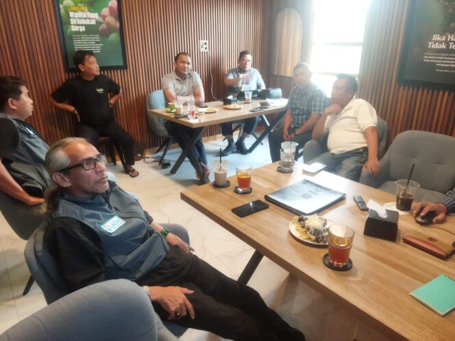 
					LACAK Center Gelar FGD, Bahas SOP, Alur Kerja Hingga Prioritas dan Mekanisme Intervensi LACAK.