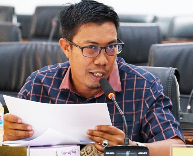 
					Polemik Proyek Kandang Ayam di Borissallo, Legislator Faisal Nyengka Minta Pengusaha Ikuti Regulasi