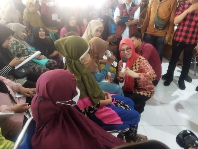 
					Pola Kepemimpinan Berbasis Lapangan, Pogram One Day One District Sasar Somba Opu dan Pallangga.