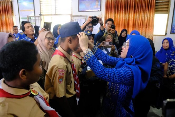 
					Program Prioritas, Bupati Gowa Kembali Salurkan Seragam Sekolah Gratis