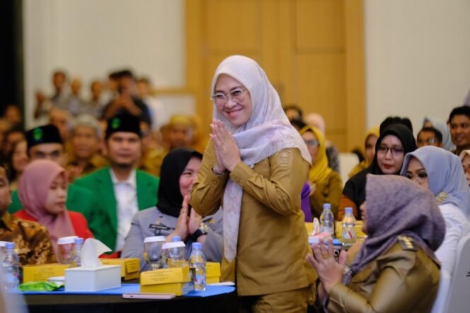 
					Bentuk Posbankum bagi Masyarakat Miskin, Bupati Gowa Terima Penghargaan dari Kemenkum Sulsel