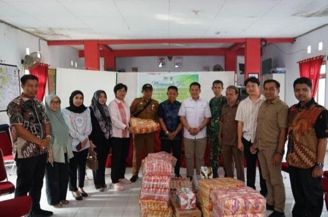 
					Pimpinan dan Anggota DPRD Gowa Kunjungi dan Beri Bantuan Warga Korban Bencana Puting Beliung