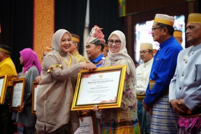 
					Hadiri HUT ke-356 Sulsel, Bupati Gowa Terima Penghargaan Kategori Kabupaten dengan Prevalensi Stunting Terendah