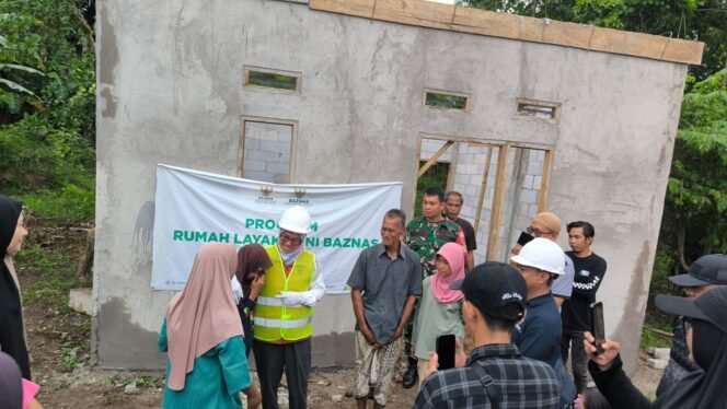 
					Komitmen Tuntaskan KME, Bupati dan Baznas Gowa Kembali Salurkan Bantuan