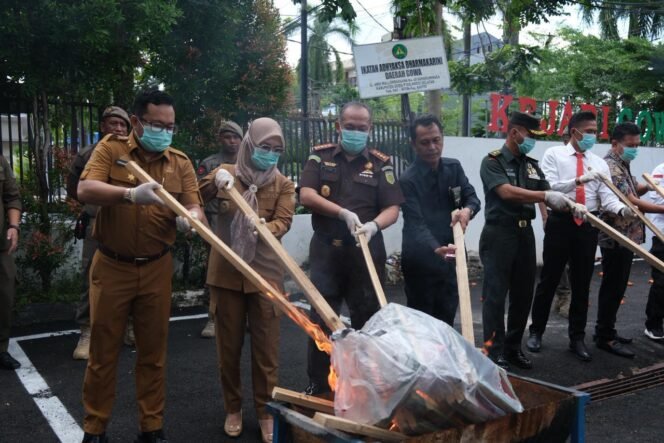 
					Pemkab-Kejari Gowa Lakukan Pemusnahan Uang Rupiah Palsu