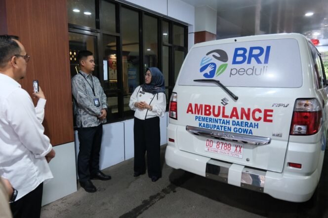 
					Terima Ambulans CSR BRI Peduli, Bupati Gowa Sebut Untuk Mengurangi Resiko Keterlambatan Penanganan Kesehatan