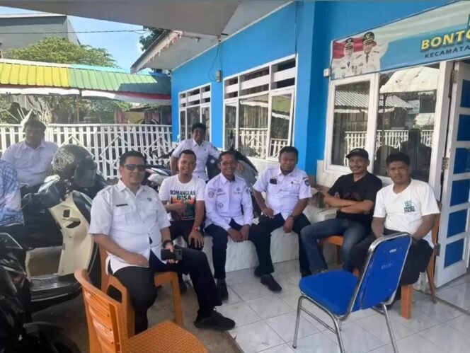 
					Jelang Peringatan Hari Desa Nasional, Camat Bontonompo Cek Persiapan Akhir