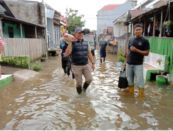 
					Respon Cepat PAN Gowa, Beri Bantuan Warga Terdampak Banjir