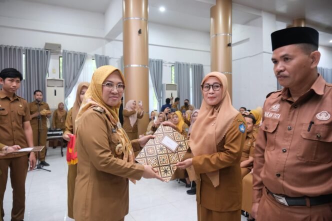 
					Bupati Gowa Serahkan SK Kepsek dan Pengawas, Sebut Dinas Pendidikan Tunjukkan Capaian Membanggakan