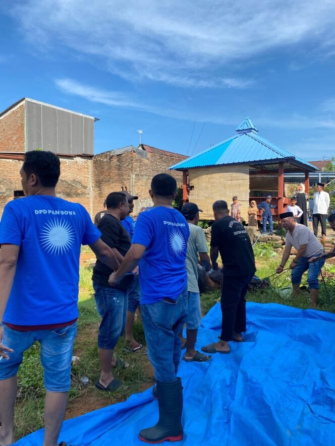 
					Semangat “Bantu Rakyat”, PAN Gowa Gelar Qurban dan Berbagi ke Warga