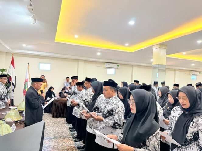 
					Pengurus PGRI Ranting Se-Cabang Bontomarannu Resmi Dilantik Dan Dikukuhkan