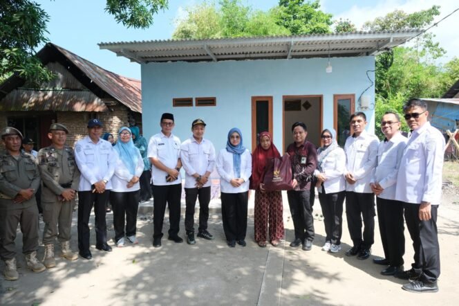 
					Melalui Baznas dan LACAK, Bupati Gowa Pastikan Bantuan Bedah Rumah untuk KME Tepat Sasaran