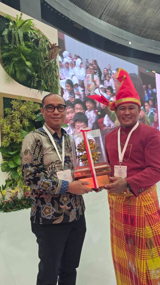 
					Perintis Lingkungan Asal Gowa Raih Kalpataru 2026