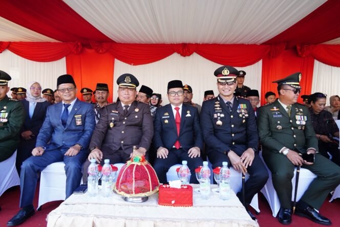 
					Wabup Gowa Hadiri Upacara Hari Bhayangkara ke-80, Dorong Sinergitas Pemkab dan Polri Semakin Kuat