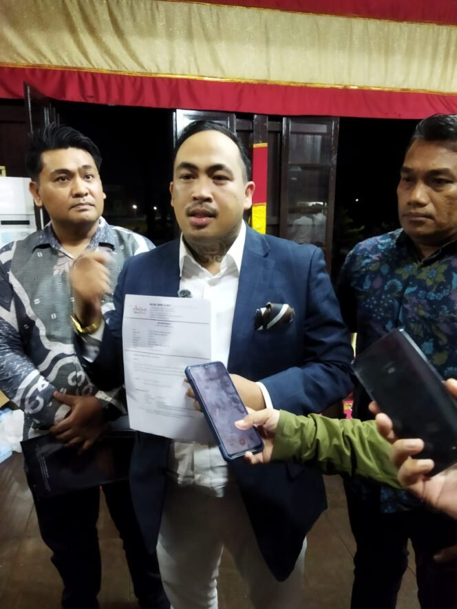 
					Di Tengah Polemik yang Memanas, Tim Hukum Bupati Gowa Buka Sejumlah Bukti dan Tegaskan Tempuh Jalur Hukum