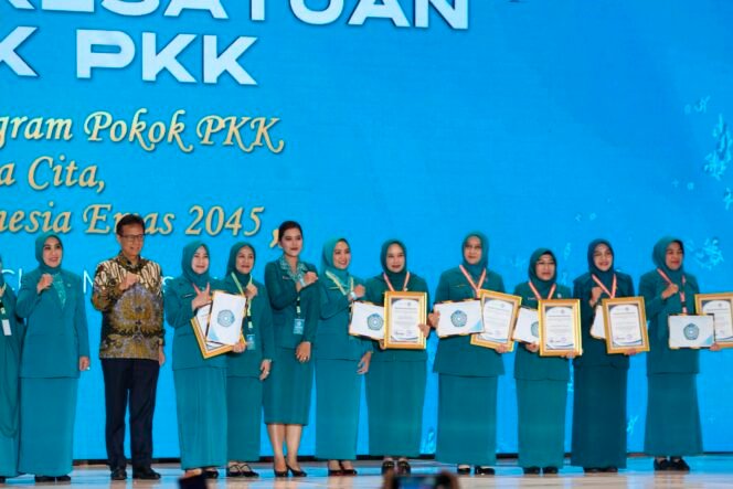 
					TP PKK Gowa Raih Penghargaan dari Menkes RI dan Ketum TP PKK Pusat
