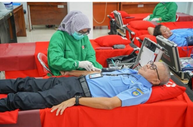 
					Perumda AM Tirta Jeneberang Gowa Sumbang Darah Kemanusiaan
