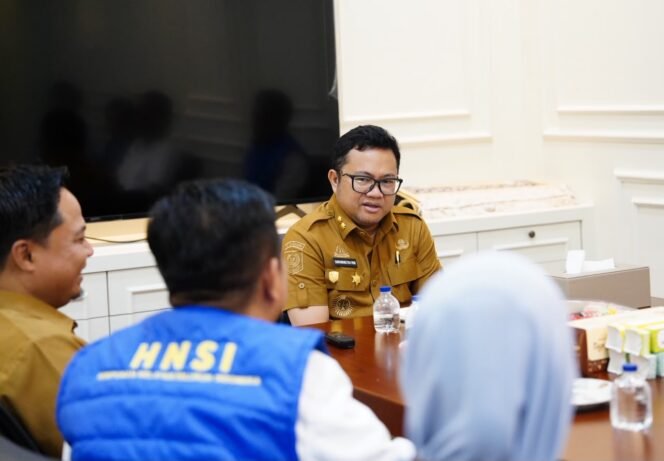 
					Wakil Bupati Gowa dan Pengurus HNSI Bahas Pengembangan Potensi Nelayan hingga Wisata