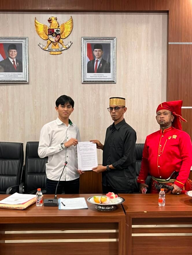 
					Terima Massa Kesultanan Gowa, Ketua DPRD Gowa Siap Bahas Pencabutan Perda LAD