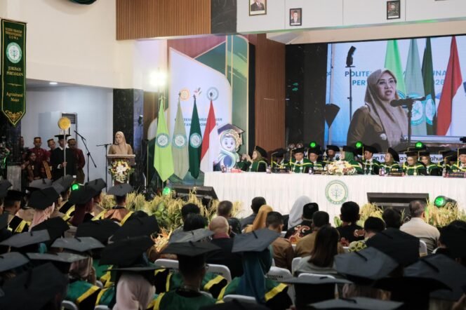 
					Hadiri Wisuda Polbangtan Gowa, Bupati Talenrang Dorong Generasi Muda Kembangkan Teknologi Pertanian