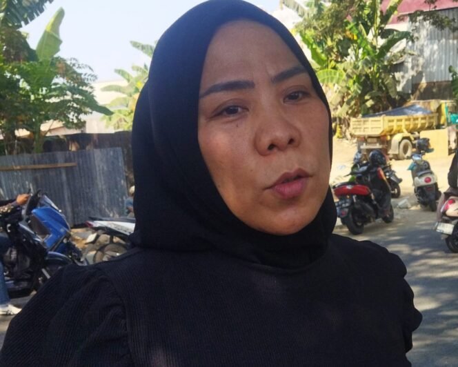 
					Prihatin Sampah Menumpuk , Hj Ria Effendi Kerahkan 22 Truk dan BBM, Sediakan Lahan 1 Hektare