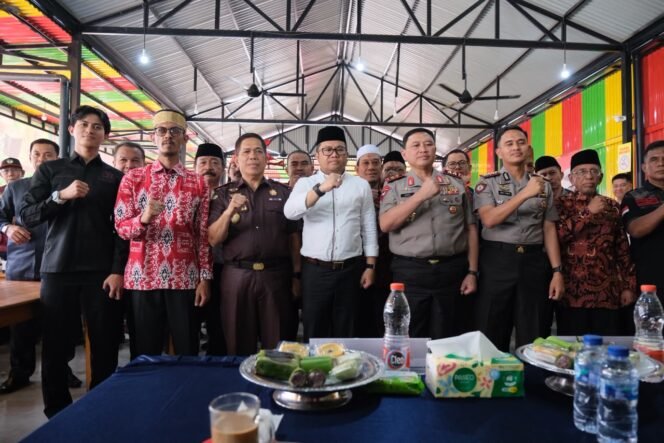 
					Kapolda Sulsel Apresiasi Sinergi Darmawangsyah Muin dan Forkopimda Gowa